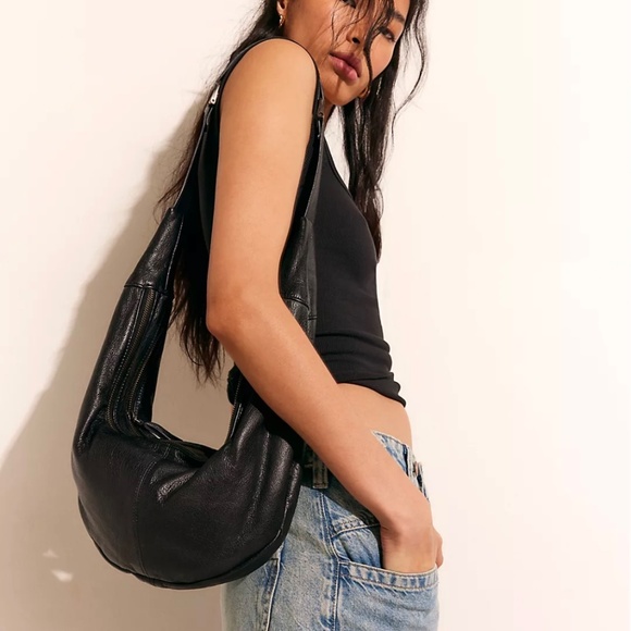 EUC $98 Free People Idle Hands Sling Black Leather Used Once! - Picture 5 of 8
